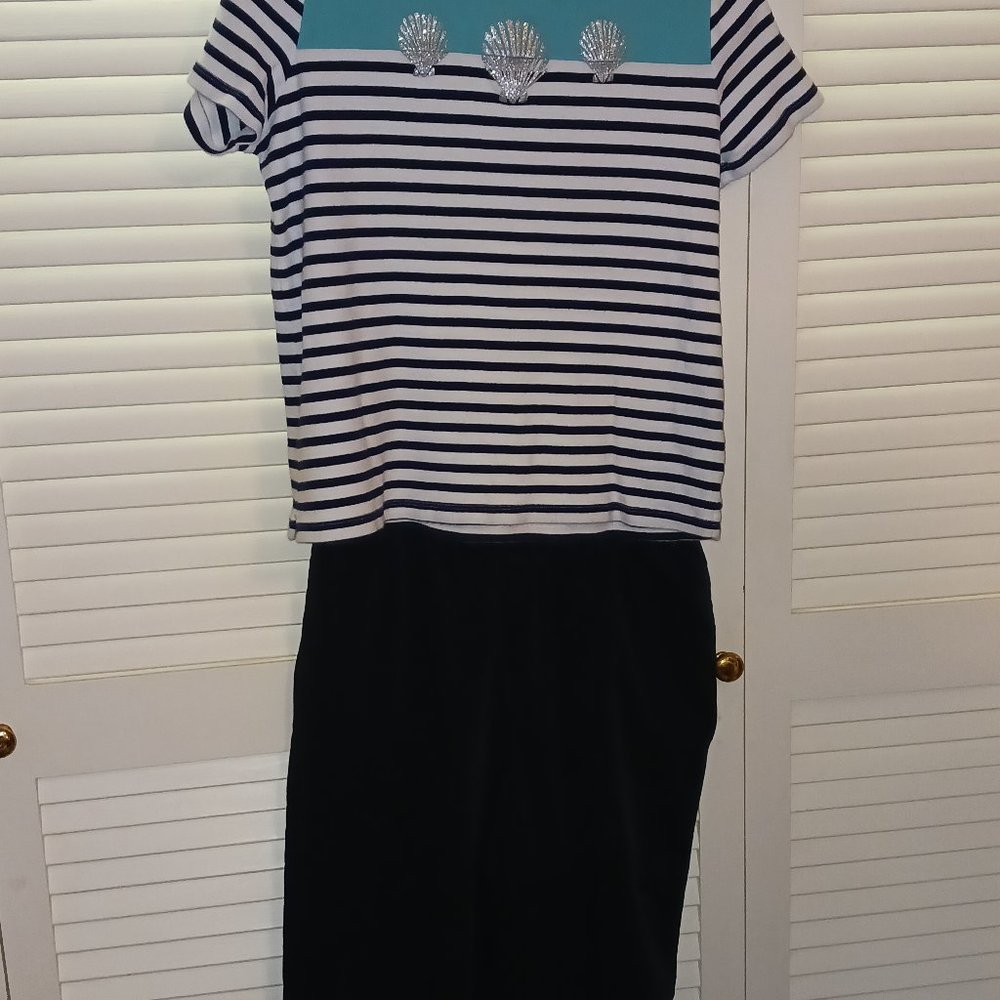 Womens top and capri pants